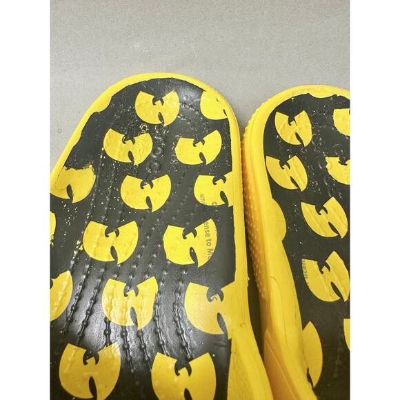 Crocs Classic Wu-Tang Slide Sandals in Yellow/Black Mens Size 5 Womens 7 - Picture 6 of 14
